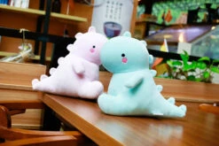 Dino Saurier Kawaii Stofftier - Flauschiger Dino Zum Kuscheln -Dinosaurier-Spielzeug DinoSaurierKawaiiStofftier FlauschigerDinozumkuscheln1