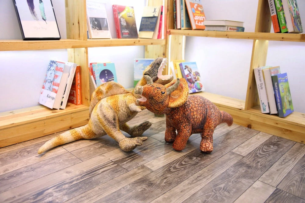 Riesengroße XXL Dino Kuscheltiere - Langhals Dino, Spinosaurus, Triceratops, T-Rex, Stegosaurus Uvm. 8 Riesengroße XXL Dino Kuscheltiere - Langhals Dino, Spinosaurus, Triceratops, T-Rex, Stegosaurus Uvm. – Bild 6