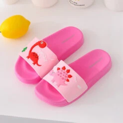 Slipper Latschen Für Kinder Mit Süßen Dino Motiv -Dinosaurier-Spielzeug product image 1590000982