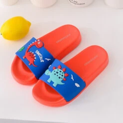 Slipper Latschen Für Kinder Mit Süßen Dino Motiv -Dinosaurier-Spielzeug product image 1590000983