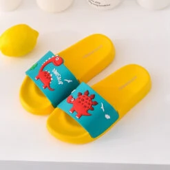 Slipper Latschen Für Kinder Mit Süßen Dino Motiv -Dinosaurier-Spielzeug product image 1590000984