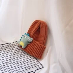 Beanies Kinder (2-7 Jahre) Mütze Für Winter Mit Niedlichen Dino Motiv -Dinosaurier-Spielzeug product image 1610350990